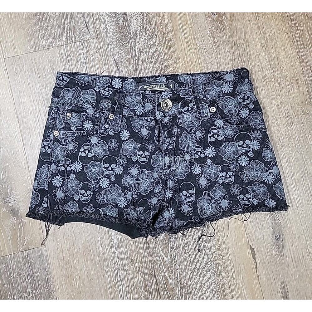 Lovesick Hot Topic Skull And Flower Patterned Cutoff Shorts Size 1 Y2K Vintage
